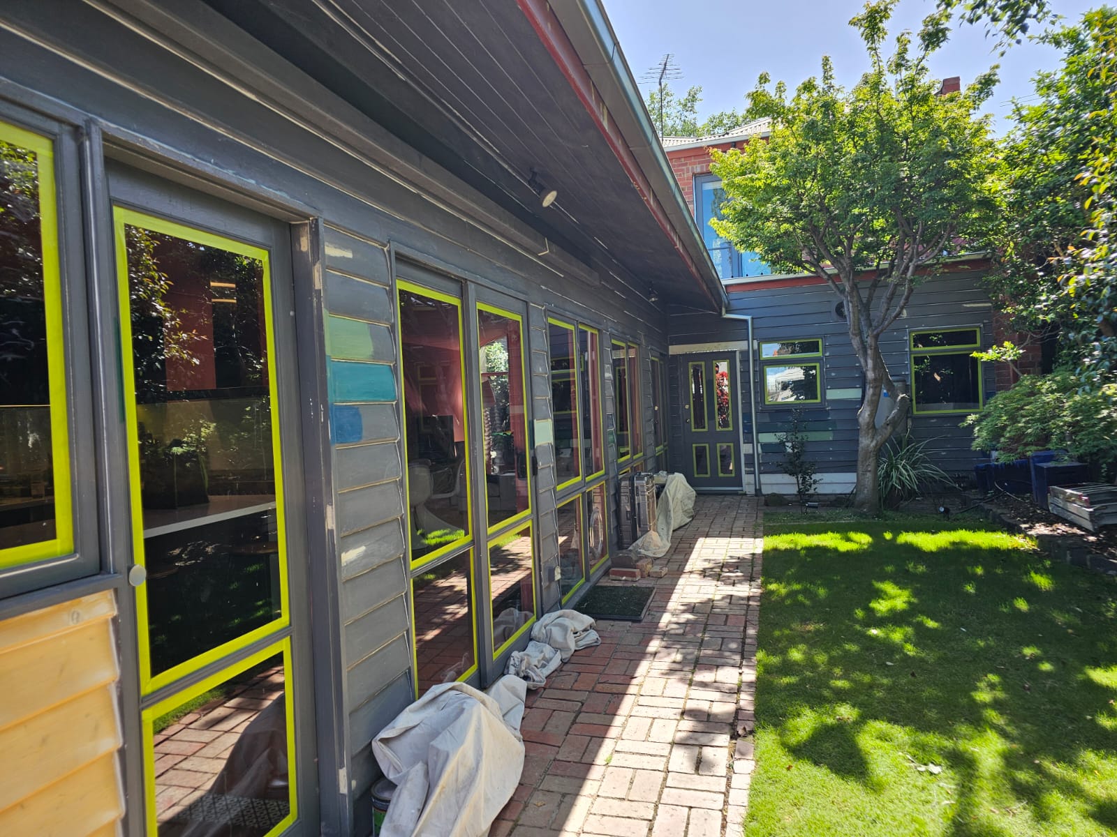 Weatherboard Facade Repaint before